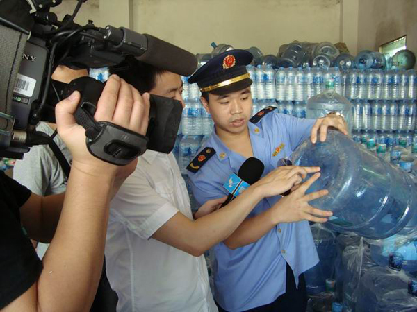 老式桶裝水飲水機(jī)